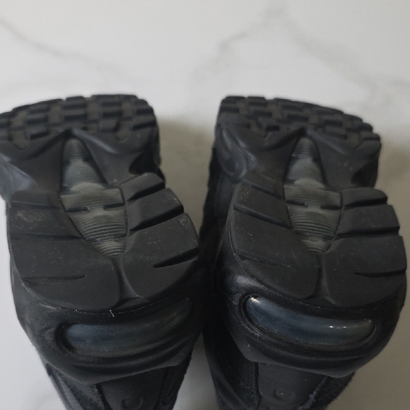 Nike Black Air Max 95 Sneakers - Picture 8 of 10